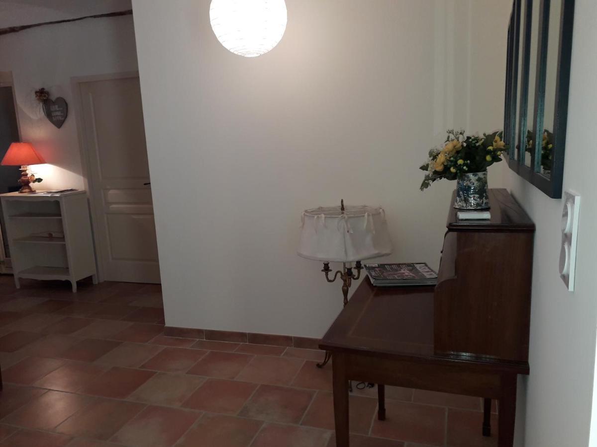 Bed and Breakfast La Fleur De Lys Roussayrolles Екстер'єр фото